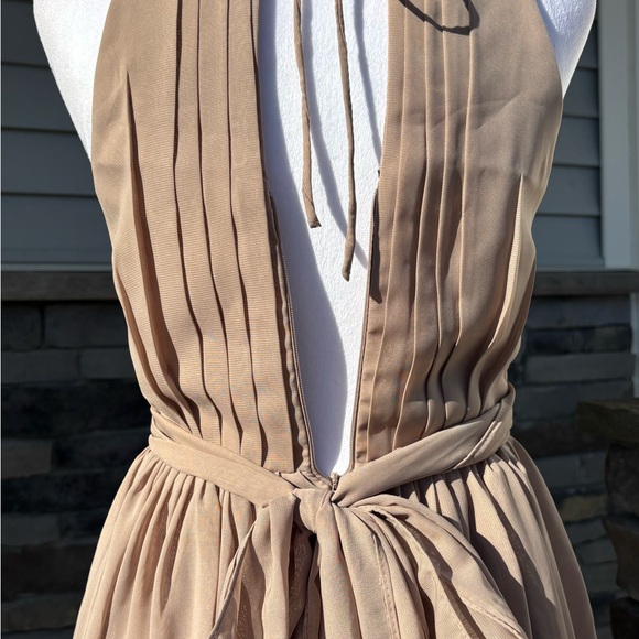 Elegant Tan Halter Maxi Dress - Picture 5 of 7